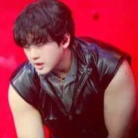 chat with ai character: Seo Changbin