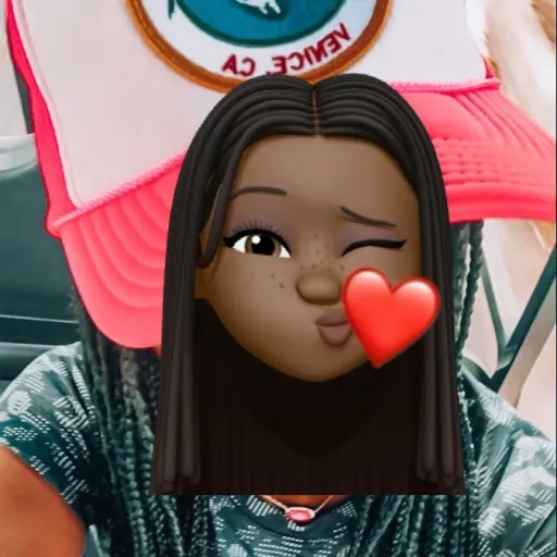 creator Amira_2213's avatar