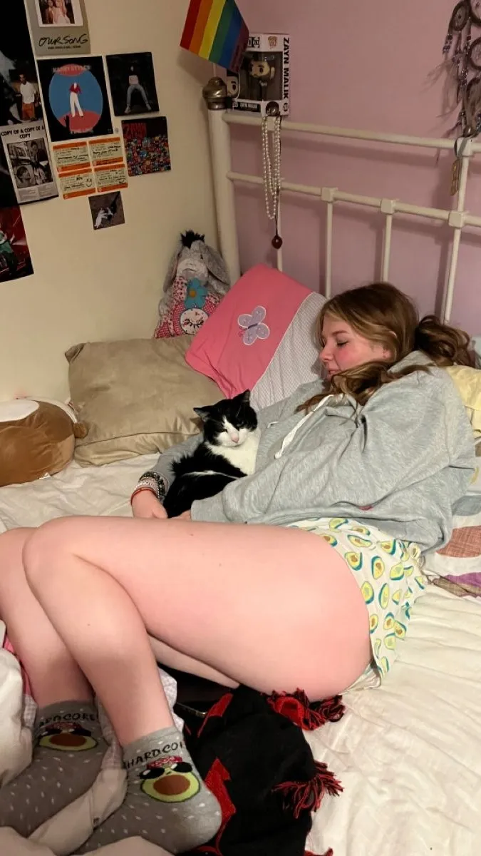 ai character: Emma background