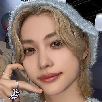 chat with ai character: 🐣Felix🐣