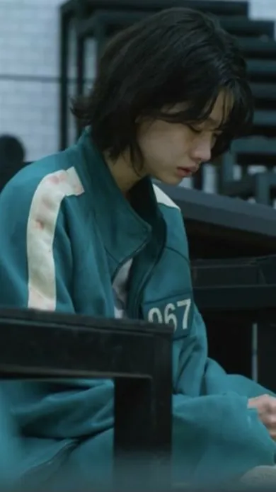 ai character: Kang Sae Byeok background