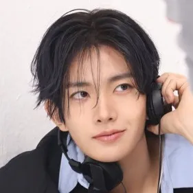 chat with ai character: Heeseung