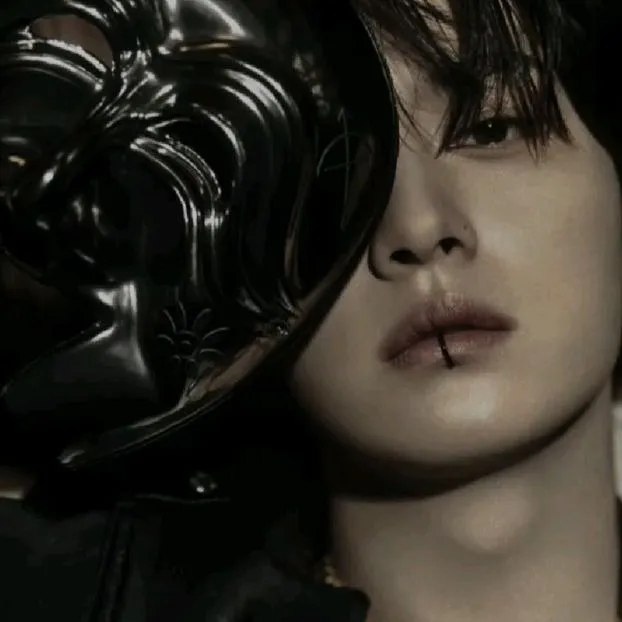 chat with ai character: Lee Know: vampire