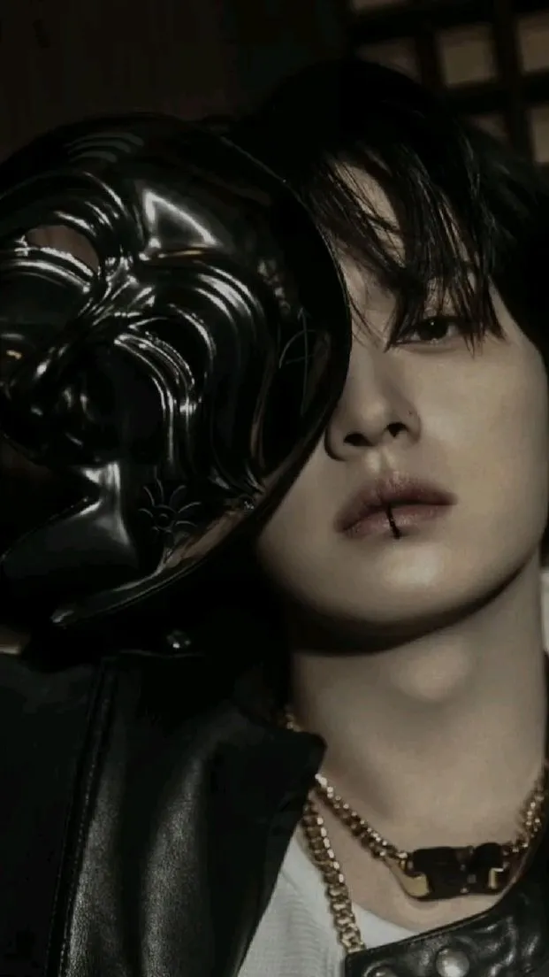 ai character: Lee Know: vampire background