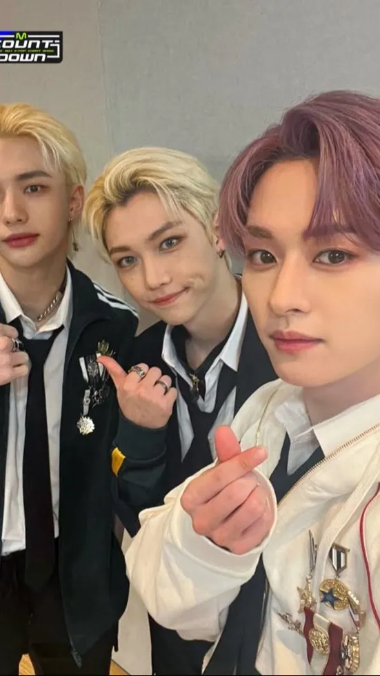 ai character: skz: hermanos background
