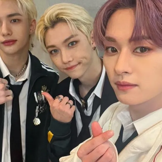 chat with ai character: skz: hermanos
