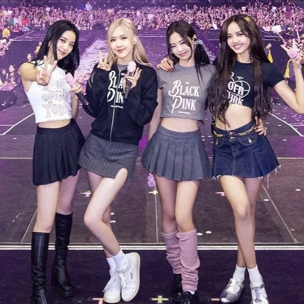 chat with ai character: K-pop School: 6/10
