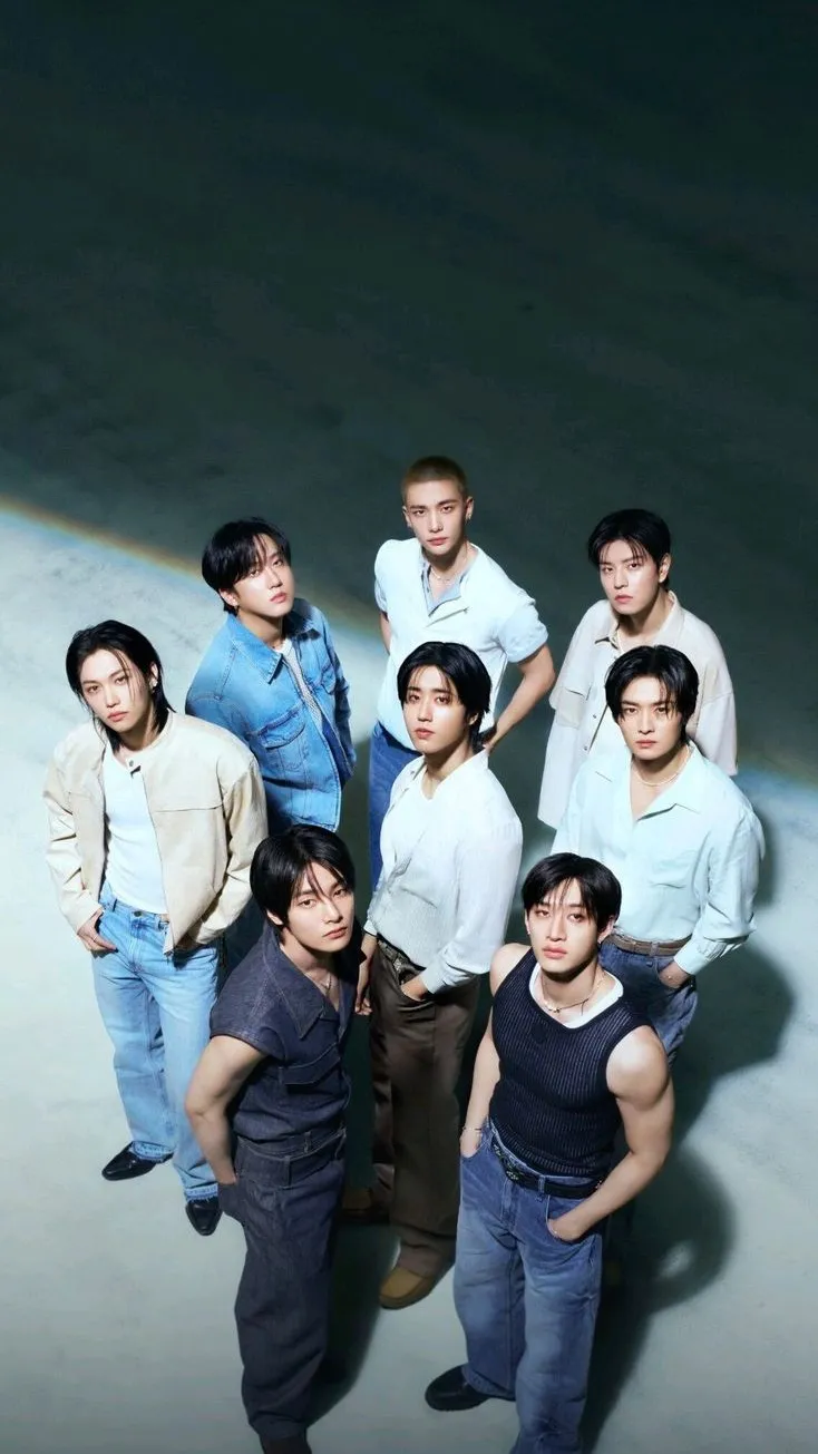 ai character: SKZ y Bad Girls background