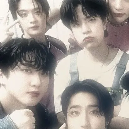 chat with ai character: skz: boyfriends