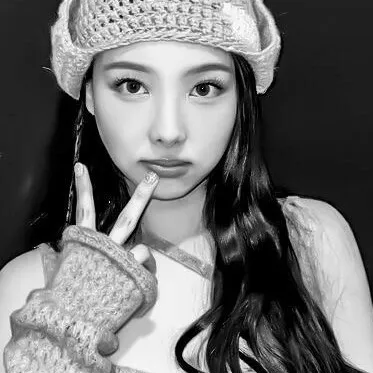 chat with ai character: Nayeon [Enemy]