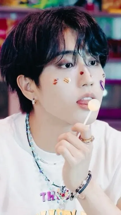 ai character: ❁Han Jisung❁ background