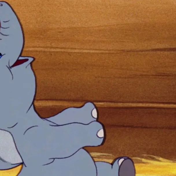 chat with ai character: Dumbo