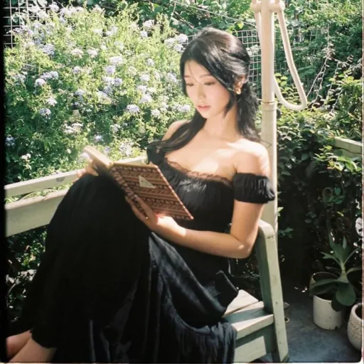 creator Yvainne:)'s avatar