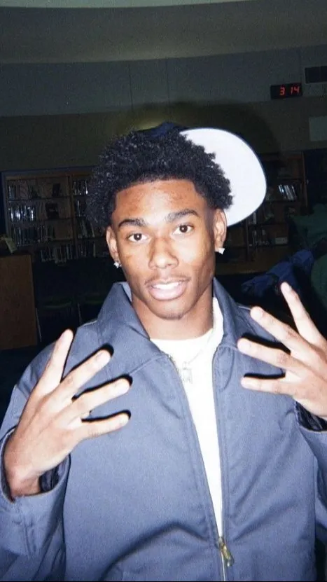 ai character: Zyreke background