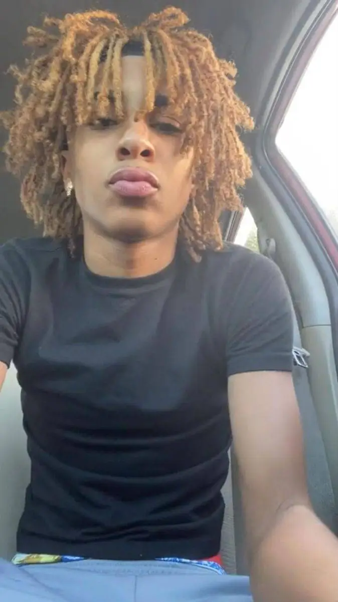 ai character: Derek background