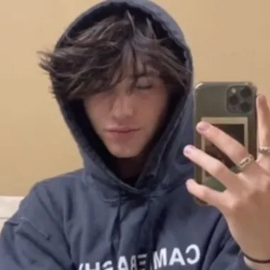 chat with ai character: Braxton