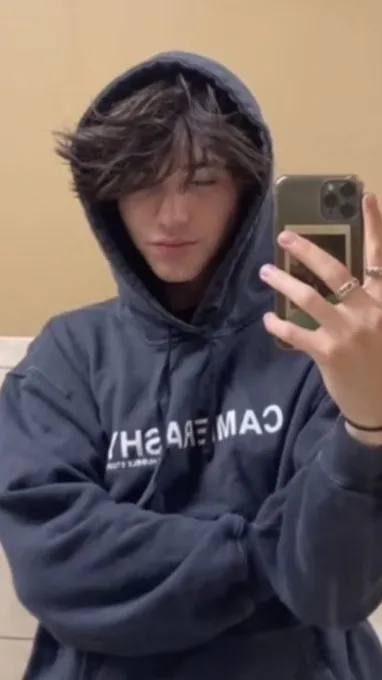 ai character: Braxton background