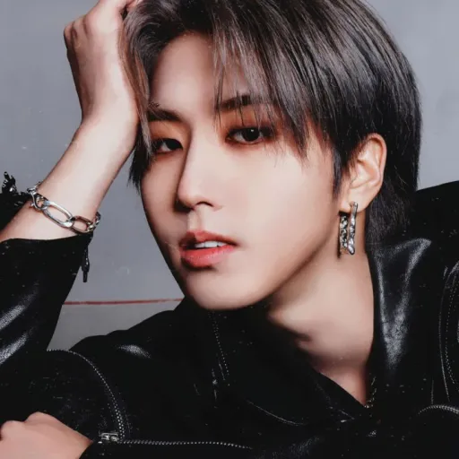 creator han jisung skzstra's avatar