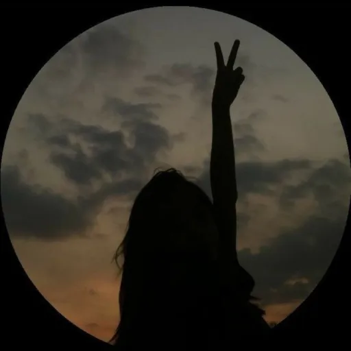creator Julinha_❤'s avatar