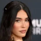 chat with ai character: Madison Beer