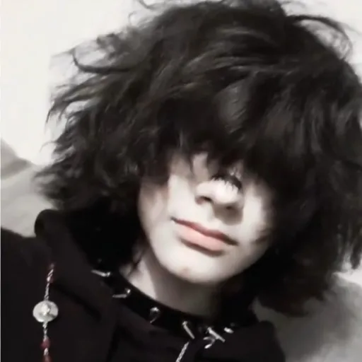 creator +*🖤Emo freak🖤+*~√'s avatar