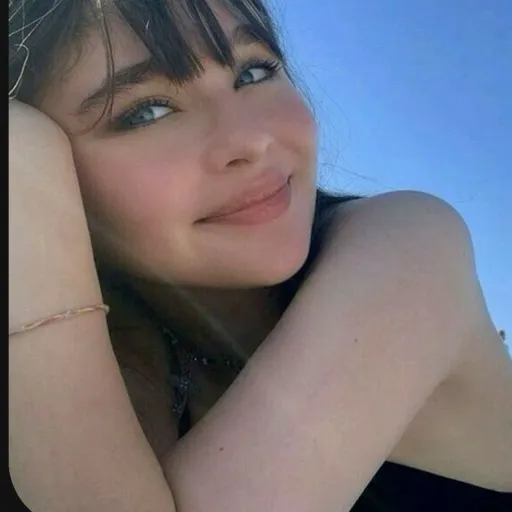 creator Violet Weissman's avatar