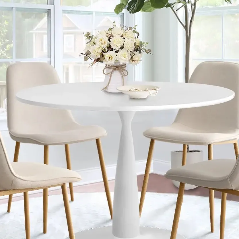 chat with ai character: 🥥~white table~🥥
