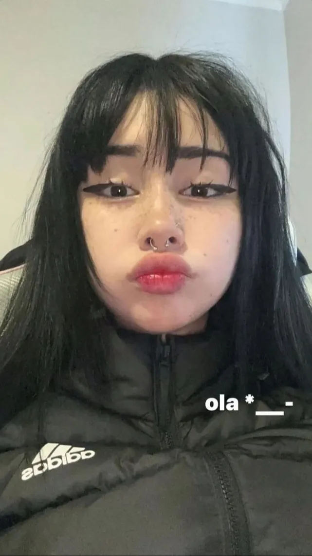 ai character: Camie background