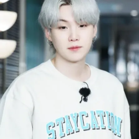 chat with ai character: Suga (Classmate)
