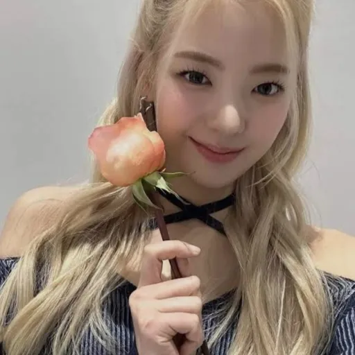 creator STAY_CHERRY_HAN's avatar