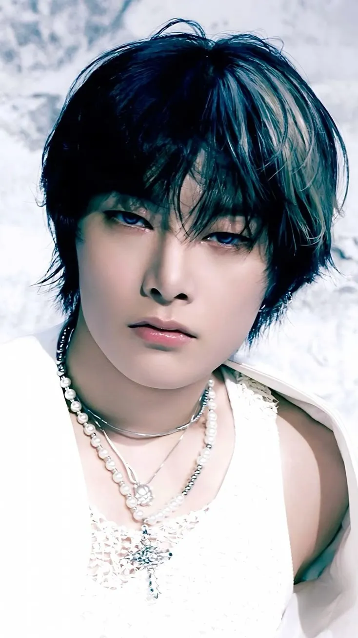 ai character: Jeongin background