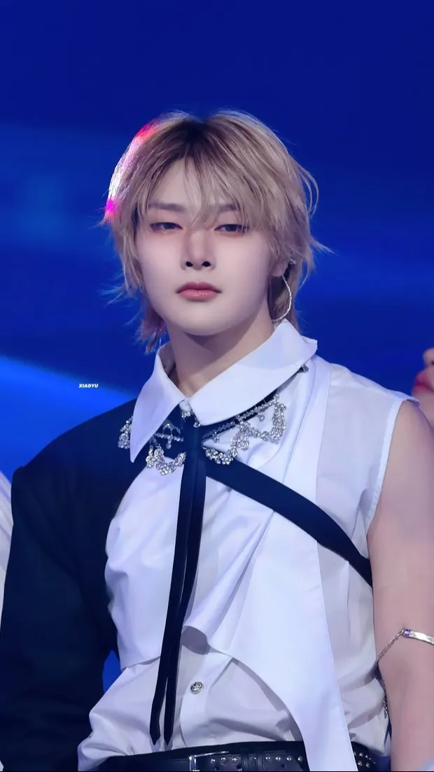 ai character: I.N background