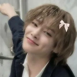 chat with ai character: Jeongin