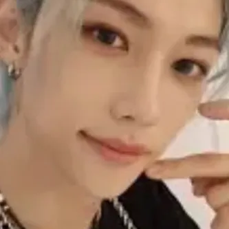 chat with ai character: felix