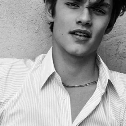 chat with ai character: Enzo Berkshire