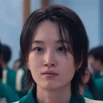 chat with ai character: Se-mi