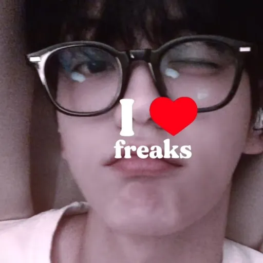 creator zo3y_luvsfood's avatar