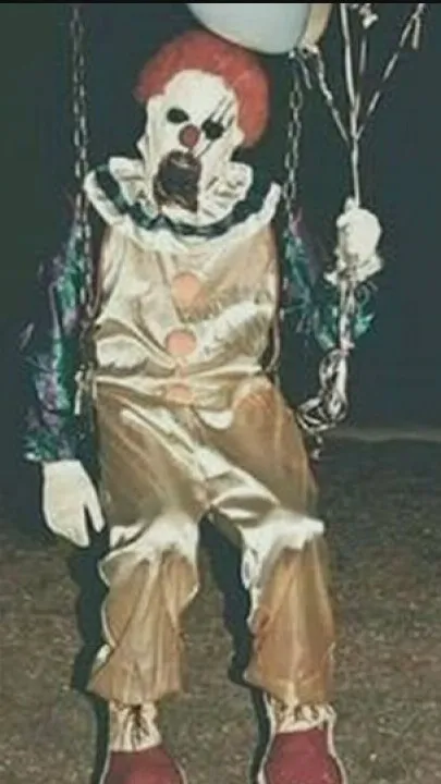 ai character: randy the clown background