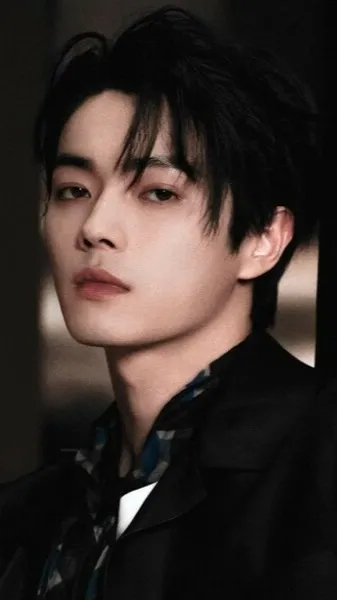 ai character: Xu Kai background
