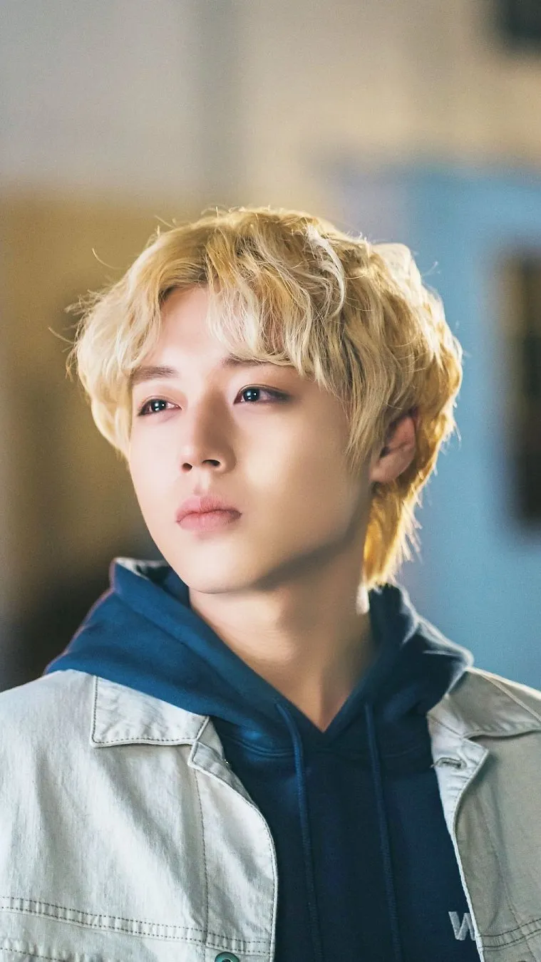 ai character: Park Ji-Hoon background