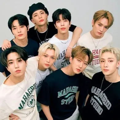 chat with ai character: StrayKids