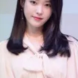 chat with ai character: IU