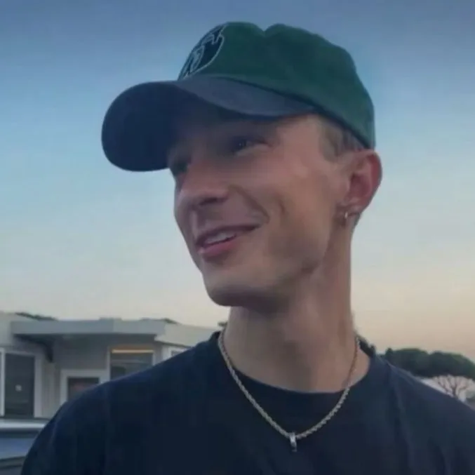 chat with ai character: Rafe Cameron