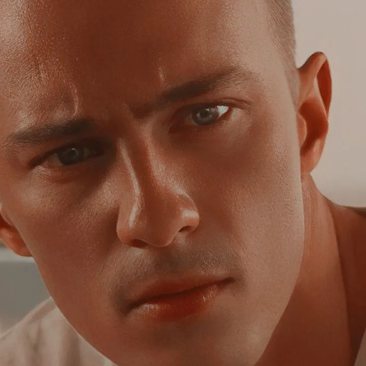 chat with ai character: Rafe Cameron <3