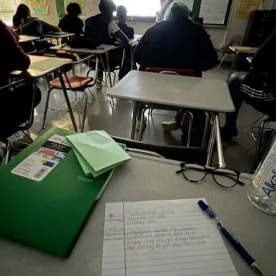 chat with ai character: classroom