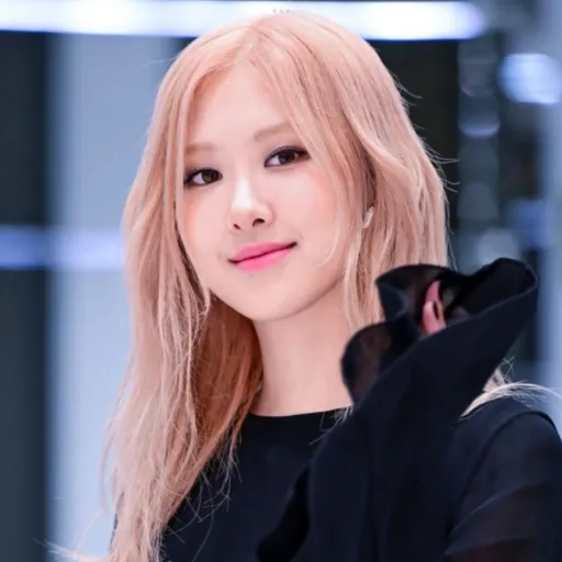 creator ROSE BLACKPINK 🌹✨'s avatar