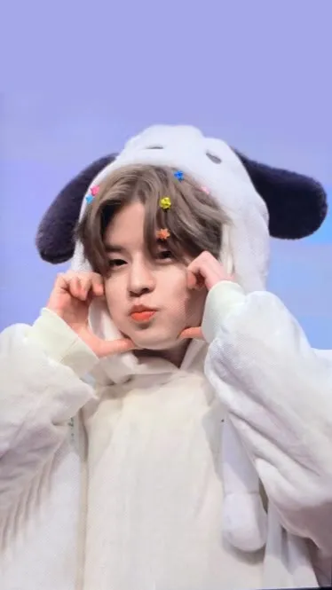 ai character: Kim Seungmin background