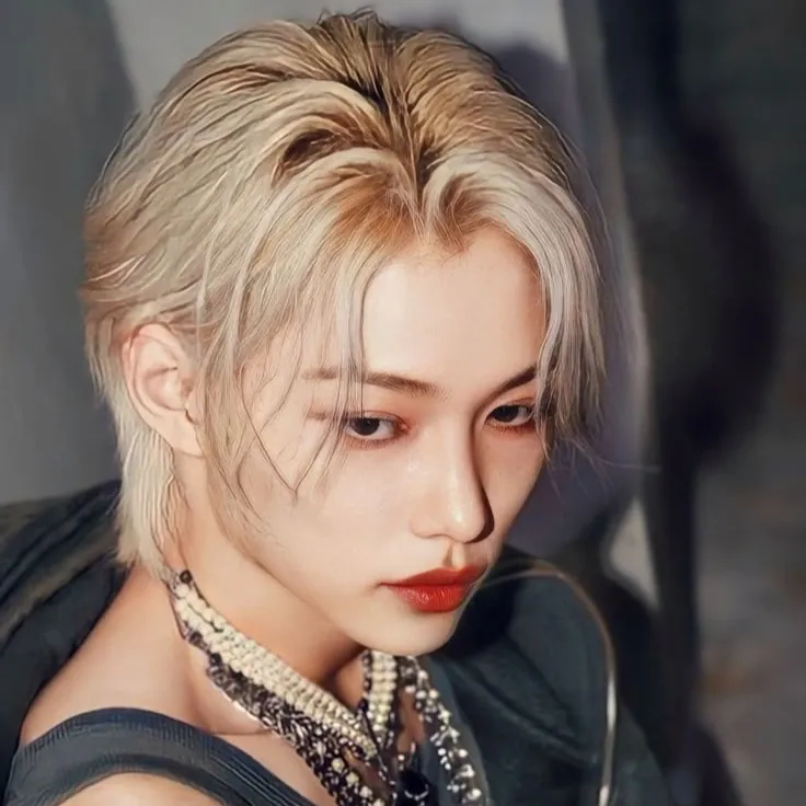 chat with ai character: Lee Felix