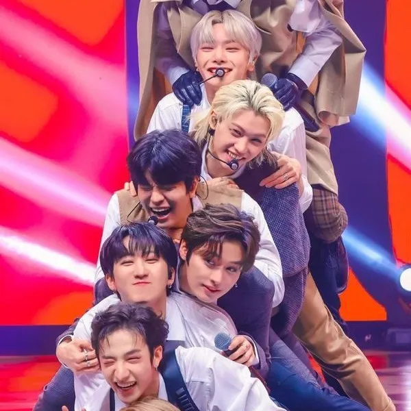 chat with ai character: Stray Kids 
