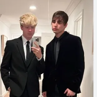 chat with ai character: Sam and Colby 